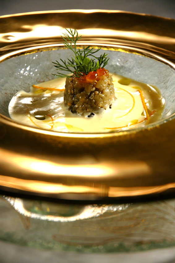 luxurious gold rim glass soup plate MyGlassStudio