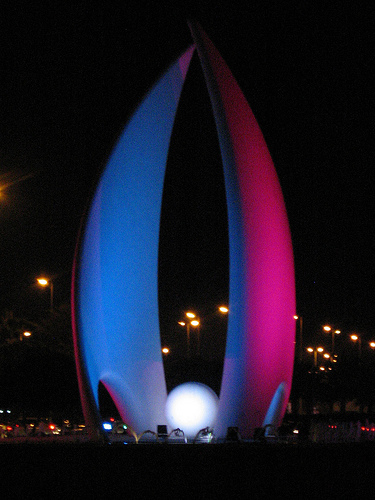 Bahrain Sail Monument Kempinski Bahrain tea stand inspiration MyGlassStudio