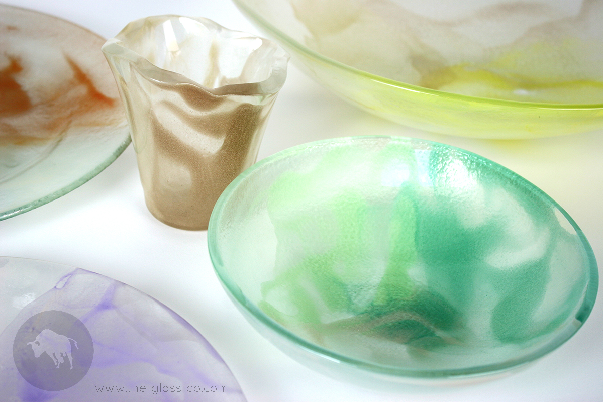 modern glass plate designs for restaurants multicolor cloud pattern Marsa Malaz Kempinski MyGlassStudio