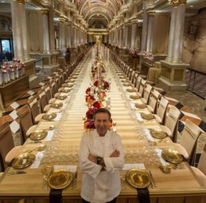personalized dinner plates for Ultimo 2015 lavish dining event at The Venetian by MyGlassStudio