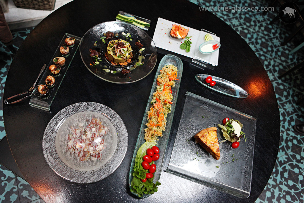 casual chic dinnerware bistro plates glass MyGlassStudio