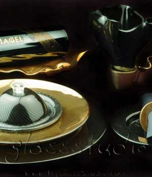 underplates for restaurants round black gold glass charger MyGlassStudio