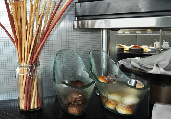 buffetware designs bread baskets serving bowls Oryx Rotana Doha MyGlassStudio