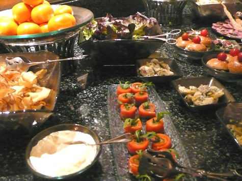 buffet service dinnerware appetizer platter salad bowl Grand Hyatt Muscat MyGlassStudio