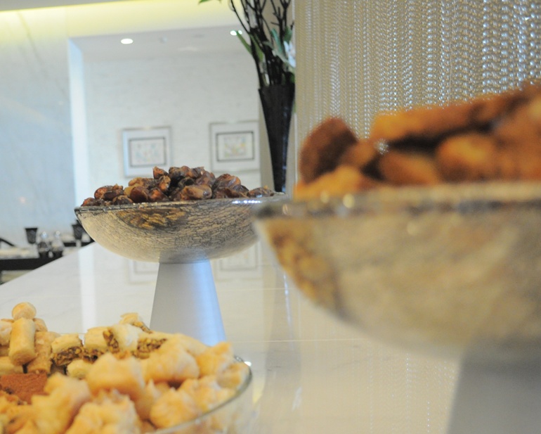 buffetware glass serving bowls Sofitel Abu Dhabi Corniche MyGlassStudio