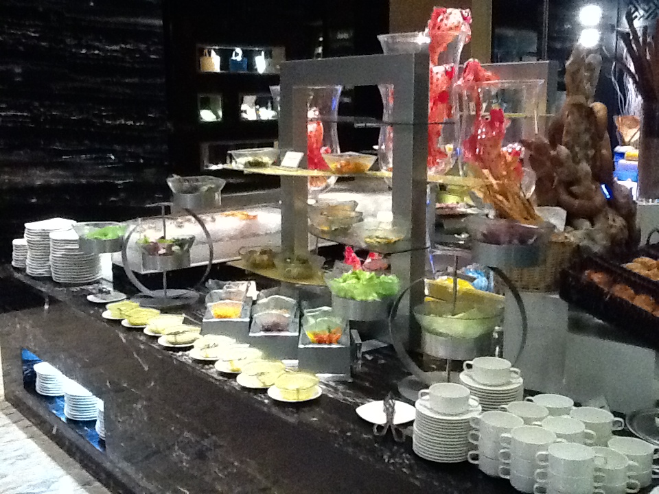 hotel buffet table setting buffet stands InterContinental Shanghai Puxi MyGlassStudio
