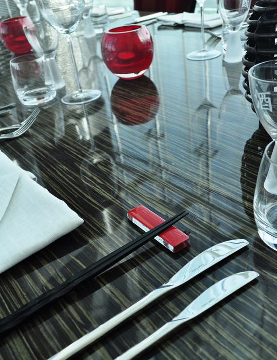 contemporary glass dinnerware chopstick rest Rouge Rocco Forte Abu Dhabi MyGlassStudio