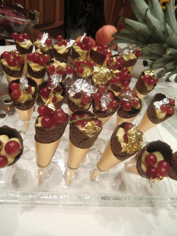 glass cone stand individual dessert presentation Le Petit Palais Jumeirah Frankfurt