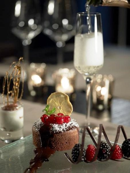 fine dining plating dessert plate chocolate presentation The Met Hotel MyGlassStudio