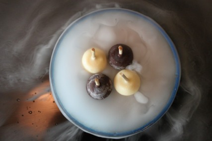 custom made dessert bowl dessert dish pralines Kempinski Grand Ixir MyGlassStudio
