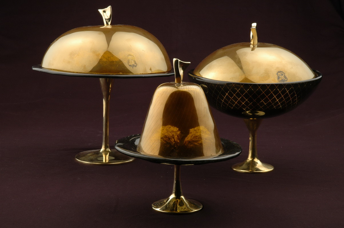 hotel food amenities dessert stands black gold St. Regis Shenzhen MyGlassStudio