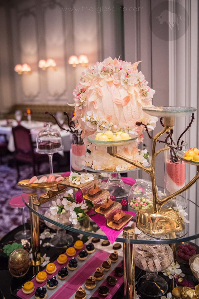 small three-tier tree-shaped glass stand for dessert presentation MyGlassStudio