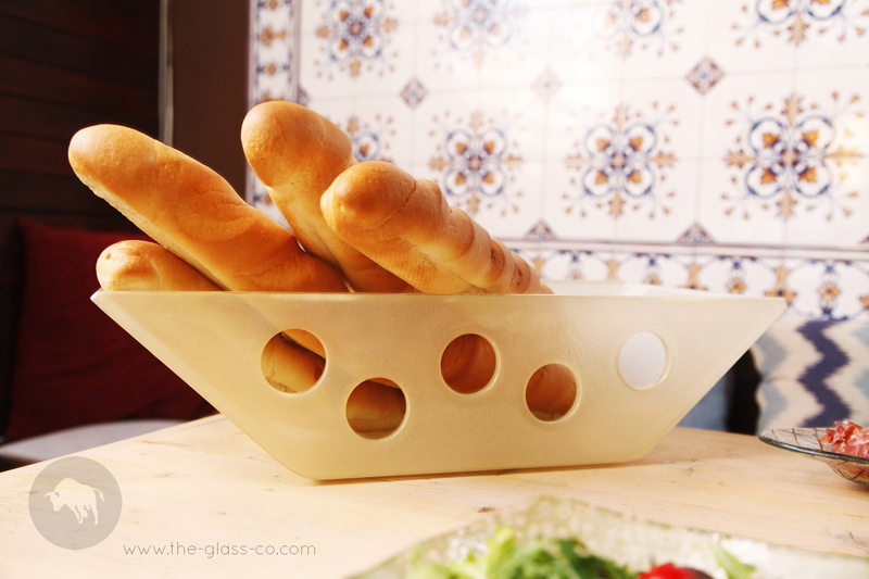 glass baguette basket aperitivo buffet serveware MyGlassStudio