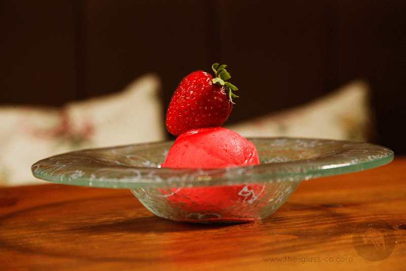 glass bowls for ice cream presentation handmade MyGlassStudio