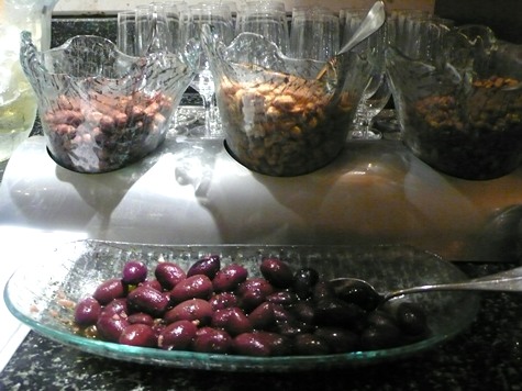 buffet service tableware olive dish condiment bowls Grand Hyatt Muscat MyGlassStudio
