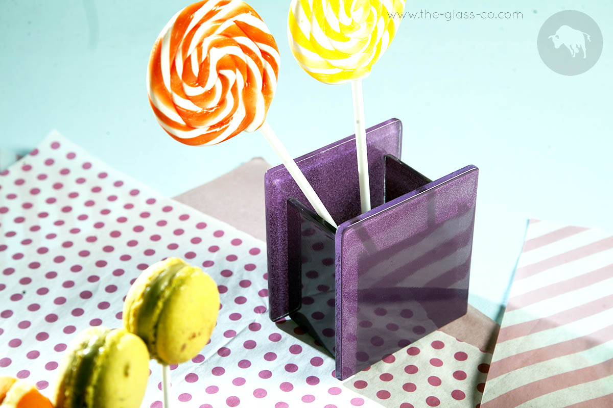 pretty macarons presentation lollipop vase glass MyGlassStudio