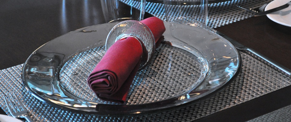 upscale tableware napkin rings silver La Sahtaine Hilton Doha MyGlassStudio