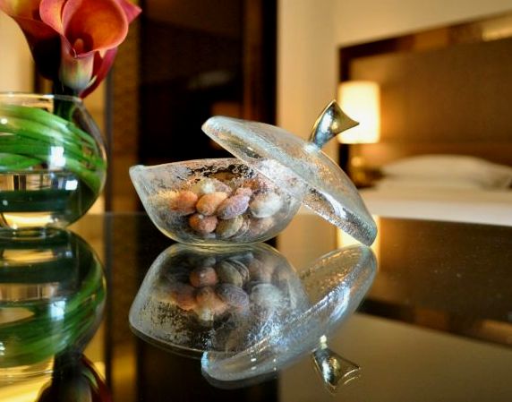 curated fruit bowl nut bowl glass lid gold Park Hyatt Abu Dhabi MyGlassStudio