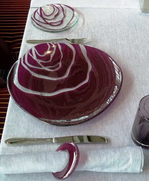 show plate design for Ritz Carlton Hong Kong by MyGlassStudio, pearl pattern glass