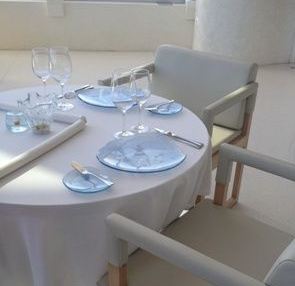 modern resort dinnerware restaurant plates Ju-Ma-Na Banyan Tree Bali MyGlassStudio