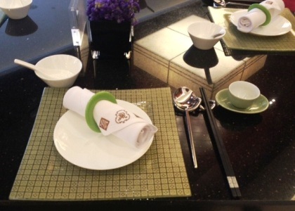 chinese dining setup chinese soup bowls show plate Ming Xuan St. Regis Sanya MyGlassStudio