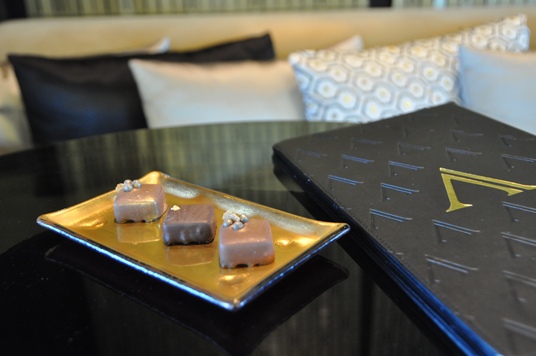 elegant sleek dinnerware small glass serving plate chocolates Vault JW Marquis Dubai MyGlassStudio