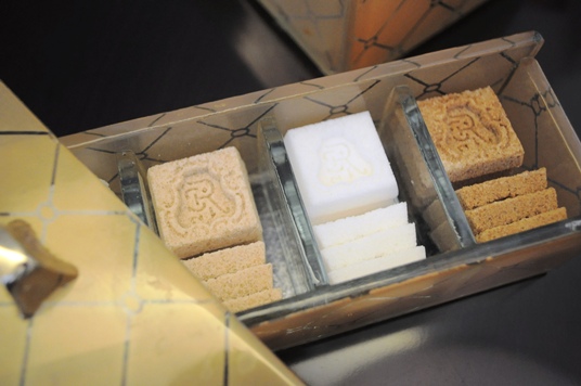 in-room dining sugar holder box gold glass St. Regis Doha MyGlassStudio