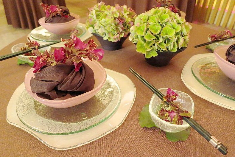 fine dining tabletop decor pink white dinnerware Glass Studio Japan