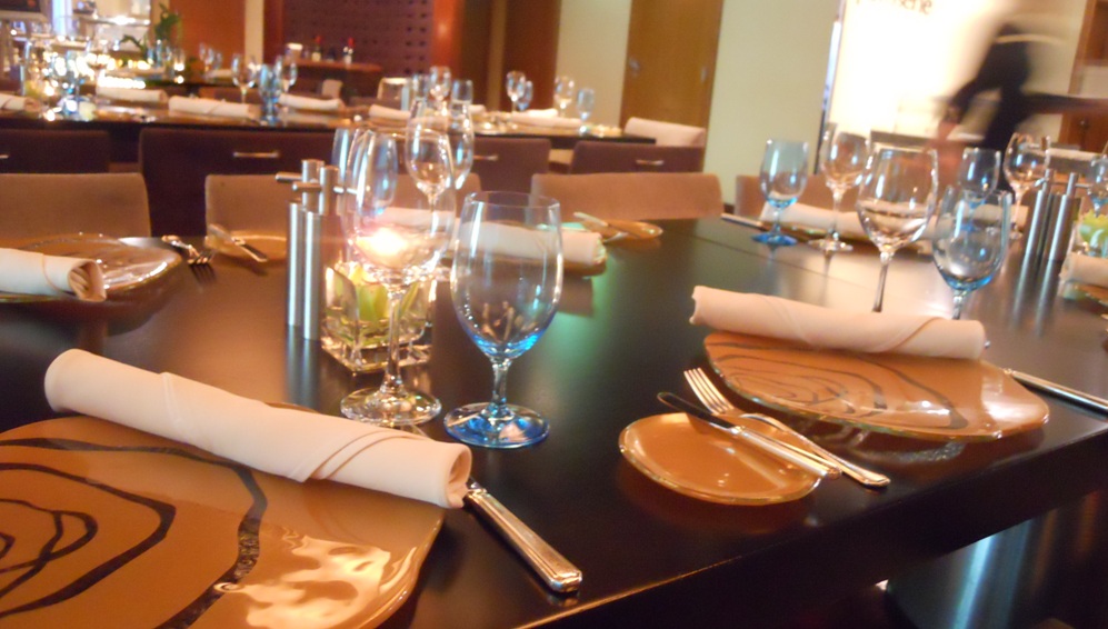 dining plate sets table setting Spectrum On One Fairmont Dubai MyGlassStudio