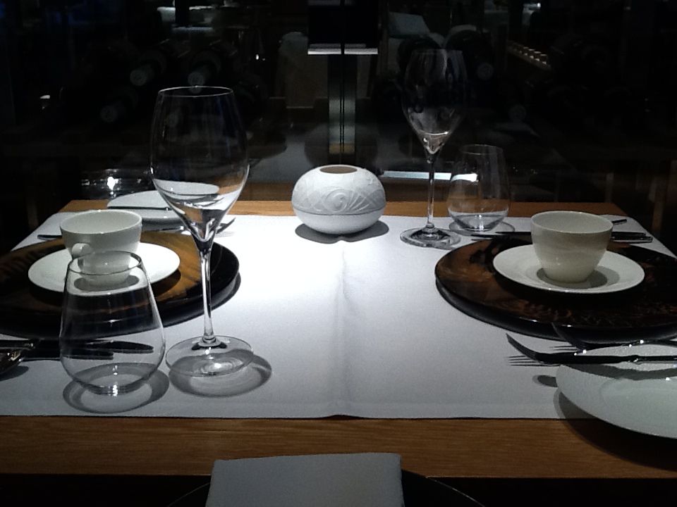 table setting Max on One Jumeirah Frankfurt MyGlassStudio