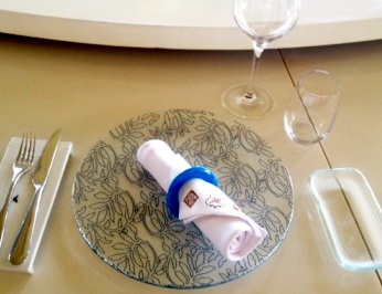 seafood tableware table setting show plate bread butter plate Driftwood St. Regis Sanya MyGlassStudio