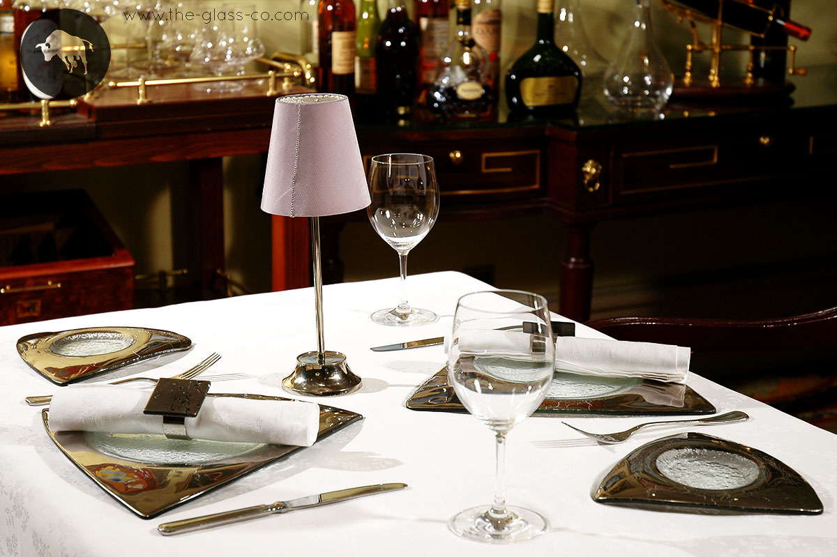 festive table settings trendy silver holiday MyGlassStudio