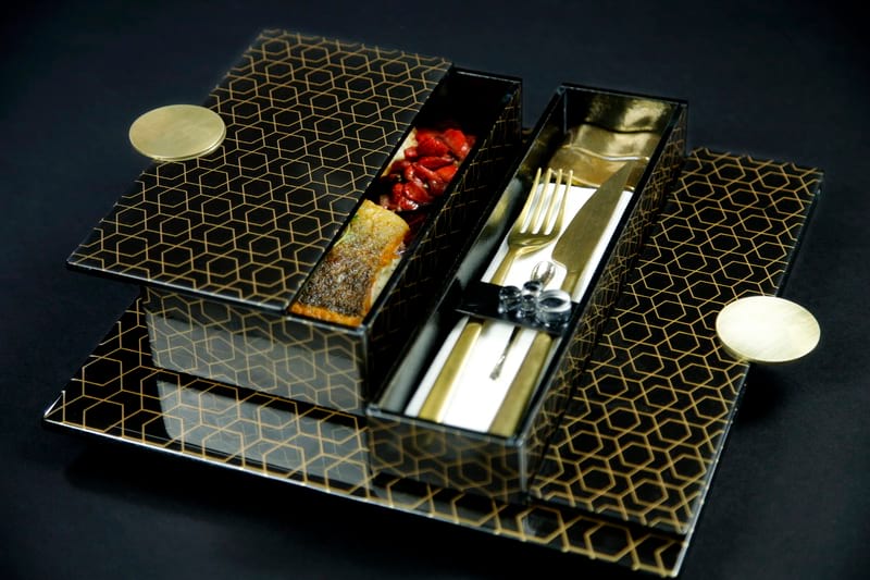 luxurious hotel plate cover