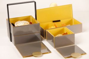 High tea box with Pantone 2021 color of the year